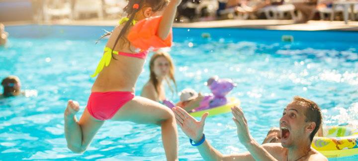 Offerta di Agosto a Bellaria Igea Marina per Famiglie: un mare di divertimento ti aspetta!